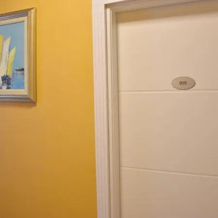 Room In Bb - Room For 2 Persons In Villa Riva