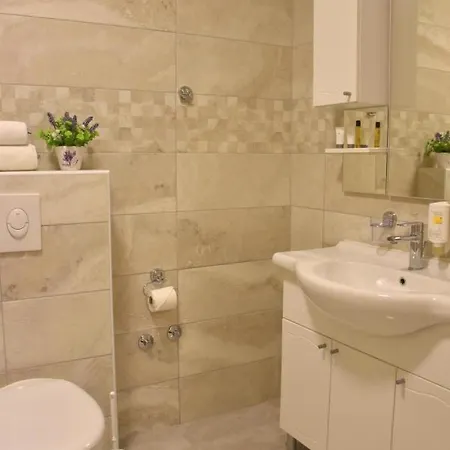 Room In Bb - Room For 2 Persons In Villa Riva Konukevi Makarska
