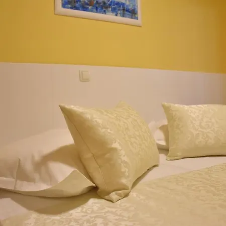 Room In Bb - Room For 2 Persons In Villa Riva